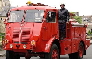 Truk legendaris: truk pemadam kebakaran Berliet GLB 19 B 4×4