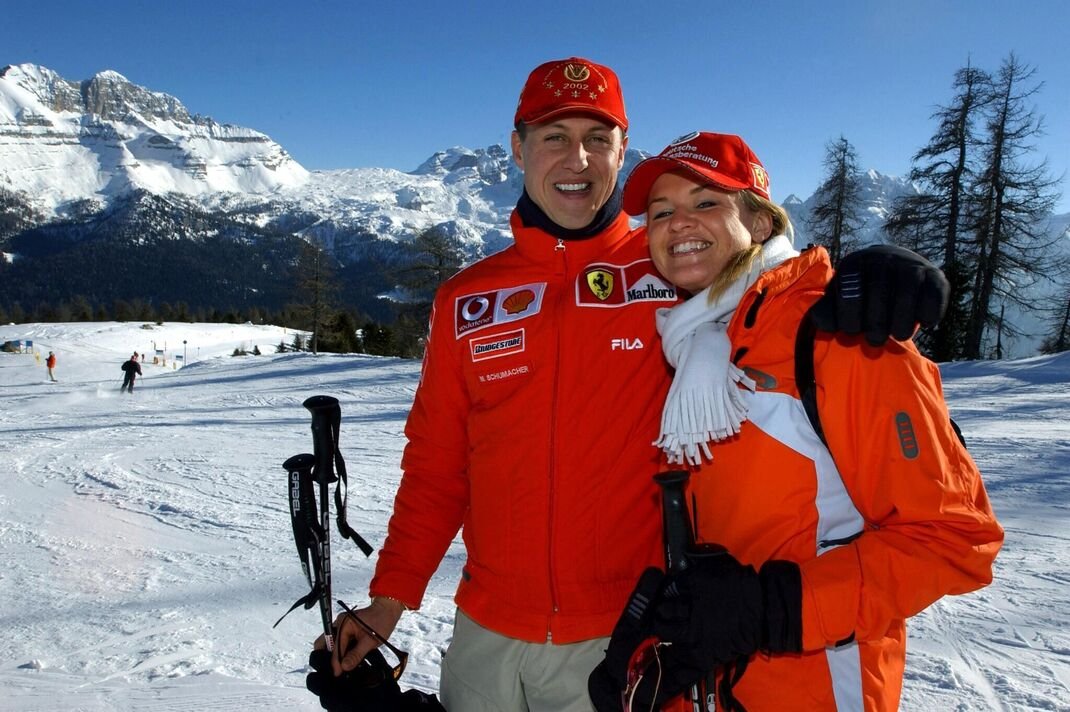 Michael Schumacher bermain ski