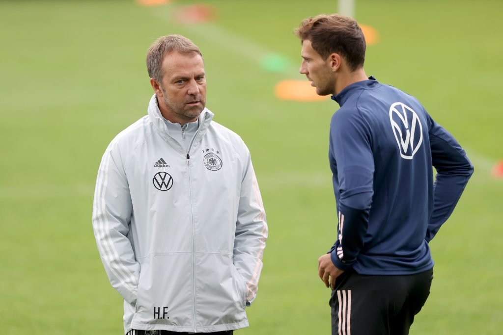 Hansi, pelatih kepala Jerman bersama Leon Goretzka