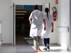 senator sosialis bertekad untuk mengadopsi sebuah teks ‘sedekat mungkin dengan teks yang dipilih di Majelis Nasional