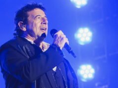 Rakyat. Ketika Goldman mengundang Bruel untuk bergabung dengan Enfoirés di sebuah restoran di Méribel