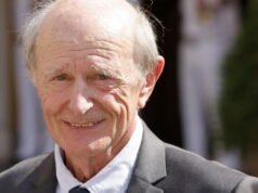 Pada usia 79 tahun, Jean-Louis Étienne berlayar ke Antartika