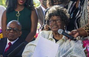 Hilangnya. Claudette Colvin, tokoh hak-hak sipil di Amerika Serikat, meninggal pada usia 86 tahun