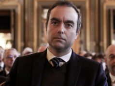 Sébastien Lecornu berjanji untuk menggeneralisasikannya kepada semua siswa