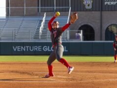 Talley bersinar dalam debutnya melawan Lamar; Paket jatuh ke #16/13 Harimau