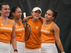 #14 Lady Vols mengalahkan #15 Virginia, 4-2, dalam permainan hiburan di Kejuaraan Dalam Ruangan Tim Nasional ITA