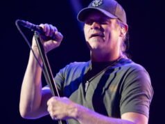 Hilangnya. 3 Doors Down: Penyanyi Brad Arnold, 47, meninggal karena kanker