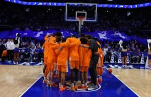 #25/RV Vols Turun 74-71 Heartbreaker di Kentucky