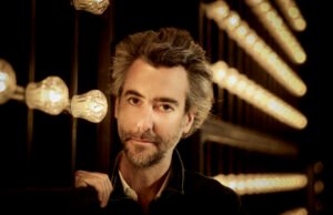 Jean Bellorini menyutradarai The Order of the Day, berdasarkan novel karya Éric Vuillard