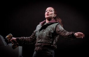 Tayang perdana malam bersama Anne Conti