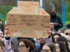 Hampir 40% siswa yang ditindas bermaksud menyakiti diri mereka sendiri