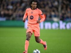 Staf Barcelona akan terus memberikan dukungan kepada bek bintang tersebut, meski mengakui adanya penurunan performa