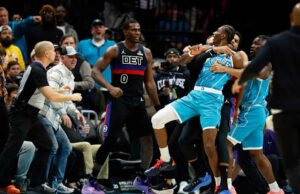 Pertarungan antara mantan bintang bola basket Michigan-MSU, ejeksi menandai kemenangan Detroit Pistons atas Hornets