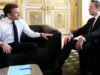 Emmanuel Macron menangani Elon Musk, yang meresponsnya
