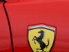 Ferrari memperkenalkan model listrik 100% pertamanya dengan desain interior yang terinspirasi oleh Apple