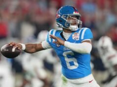 Hakim memberikan perintah kepada Ole Miss QB Trinidad Chambliss untuk kelayakan tambahan