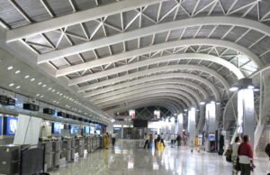 Salju dan es: penerbangan lebih sedikit hingga 30% pada hari Minggu di Orly dan Roissy