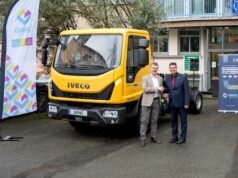 IVECO menyerahkan dua kendaraan CNG kepada GARAC untuk mendukung pelatihan tersebut