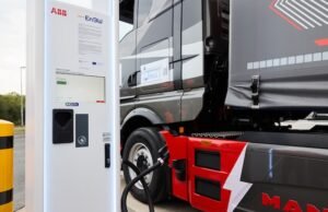 Duvenbeck dan Hillert berpartisipasi dalam proyek pengisian daya berkinerja tinggi bersama MAN