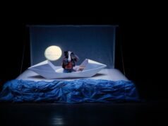 Di sinilah laut dimulai di Compagnie Les Entiché.es