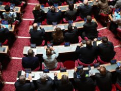 para senator tidak akan langsung menolak teks tersebut pada pembacaan kedua