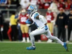 Bintang Detroit Lions memposting gambar lututnya di media sosial. Para penggemar sangat khawatir