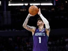 LaMelo Ball Charlotte tidak terluka setelah terjadi kecelakaan dua mobil di pusat kota Charlotte, menurut sumber AP