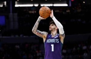 LaMelo Ball Charlotte tidak terluka setelah terjadi kecelakaan dua mobil di pusat kota Charlotte, menurut sumber AP