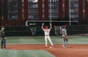 Permainan besar Lanphere membantu kawanan serigala melepaskan diri dari Winthrop