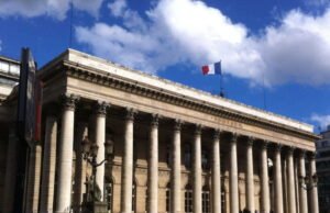 CAC 40: Pasar saham kembali jatuh, di bawah tekanan dari The Fed, berhati-hati terhadap inflasi dan penurunan suku bunga yang akan datang