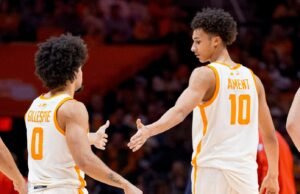 Tennessee Duo Bawah 30 Tahun di Tim Akhir Musim Piala Naismith