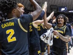 Bola basket Michigan mengamankan kemenangan triple-bye di Turnamen Sepuluh Besar menjelang pertandingan Duel di Distrik melawan Duke