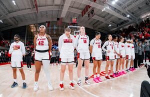 Bola basket wanita kembali ke rumah untuk menjamu Syracuse