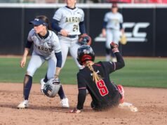 Wolfpack memenangkan doubleheader hari Sabtu dengan cara yang dominan