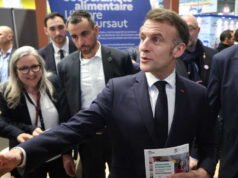 Bea Cukai AS: “Adalah baik untuk memiliki checks and balances dalam demokrasi,” akui Emmanuel Macron