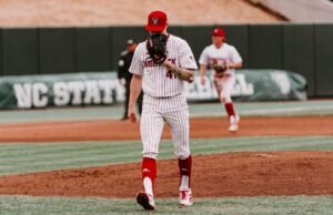 Elliott Avent memenangkan pertandingan kariernya yang ke-1.300, Pack membagi pemimpin ganda dengan Princeton