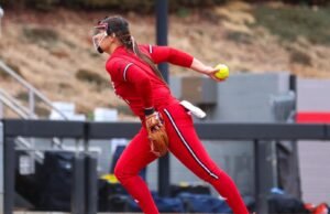 Gore mendominasi duel pitcher dan mendorong tim melewati Illinois