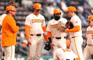 #3/13 Vols Drop Series Final di Kent State