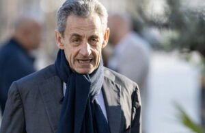 Kebijakan. Nicolas Sarkozy akan mengetahui pada 9 Maret apakah dia bisa melepas gelang elektroniknya