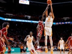 Ament mendapatkan penghargaan SEC Freshman of the Week
