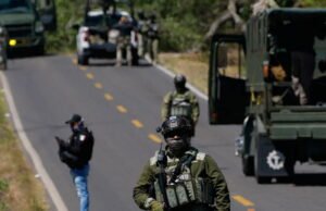 Operasi tersebut menewaskan 25 petugas polisi dan 30 anggota kartel