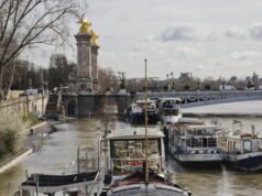 Hauts-de-Seine. Mayat seorang pria yang dipenggal dan dipotong-potong ditemukan di Sungai Seine