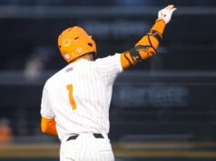 Home run oleh Brown dan Marin memberi kekuatan pada Vols melewati Bellarmine, 8-3
