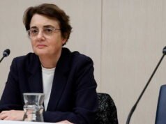 Presiden Louvre Laurence des Cars mengajukan pengunduran dirinya kepada Emmanuel Macron setelah pencurian abad ini