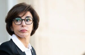 Kebijakan. Rachida Dati mengumumkan bahwa dia meninggalkan pemerintahan dan pergi ke Balai Kota Paris