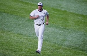 Menurut sumber AP, Max Scherzer dan Toronto Blue Jays menyetujui kontrak satu tahun senilai $3 juta
