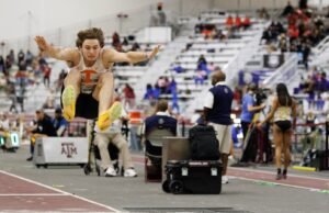 Tennessee mencetak empat poin pada hari pertama Kejuaraan Indoor SEC