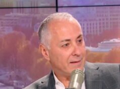 Kurang dari 500 euro per setelan: Penjahit Emmanuel Macron mengungkapkan seleranya