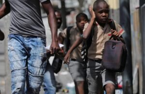 Di Haiti, anak-anak menghadapi kekerasan yang meluas. Berita terbaru dari Haiti: politik, keamanan, ekonomi, budaya.