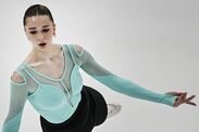 Kamila Valieva mengambil bagian dalam kejuaraan lompat skate Rusia